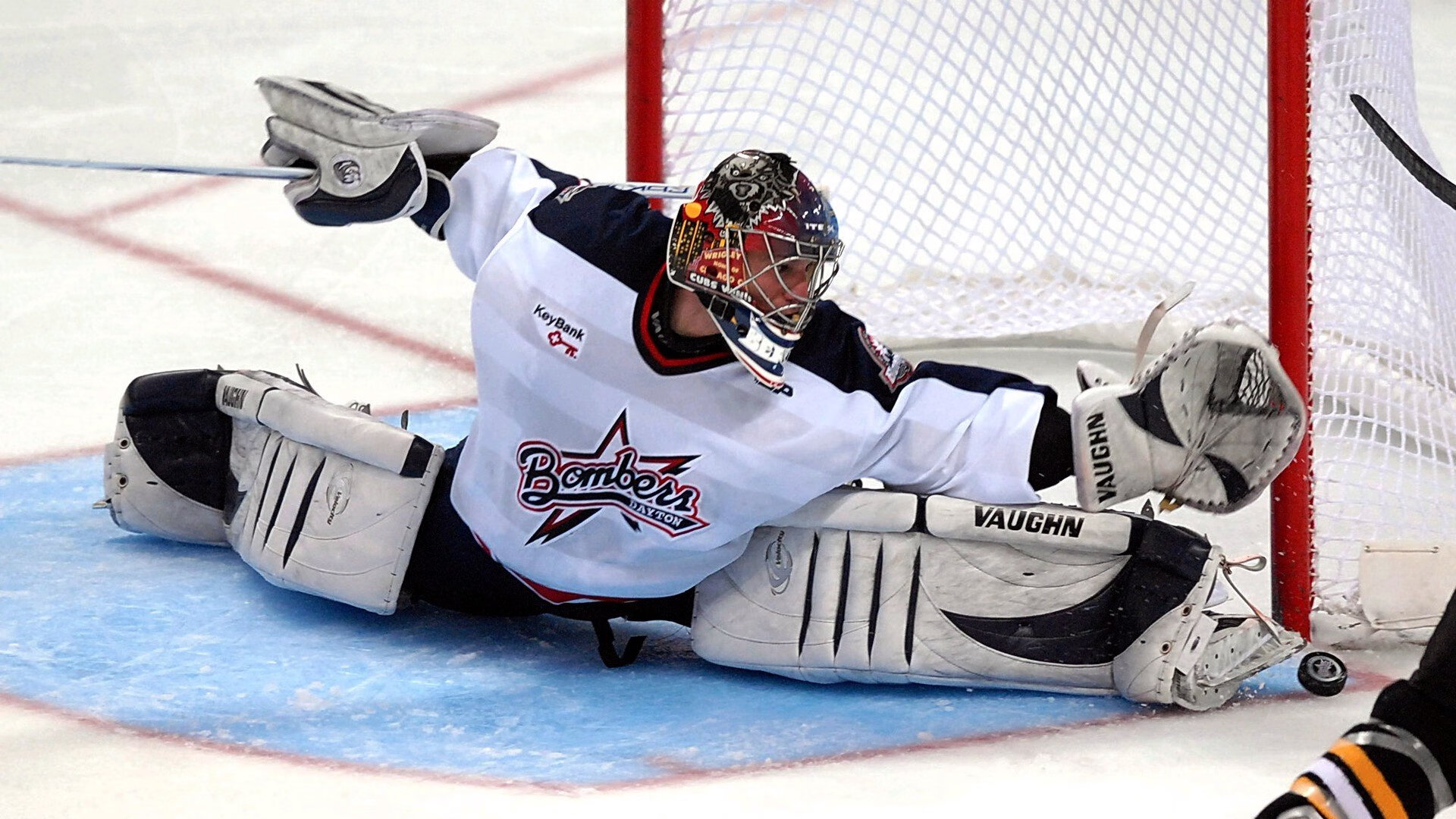 中国速度滑冰队冬奥备战冲刺 新星崛起老将坚守