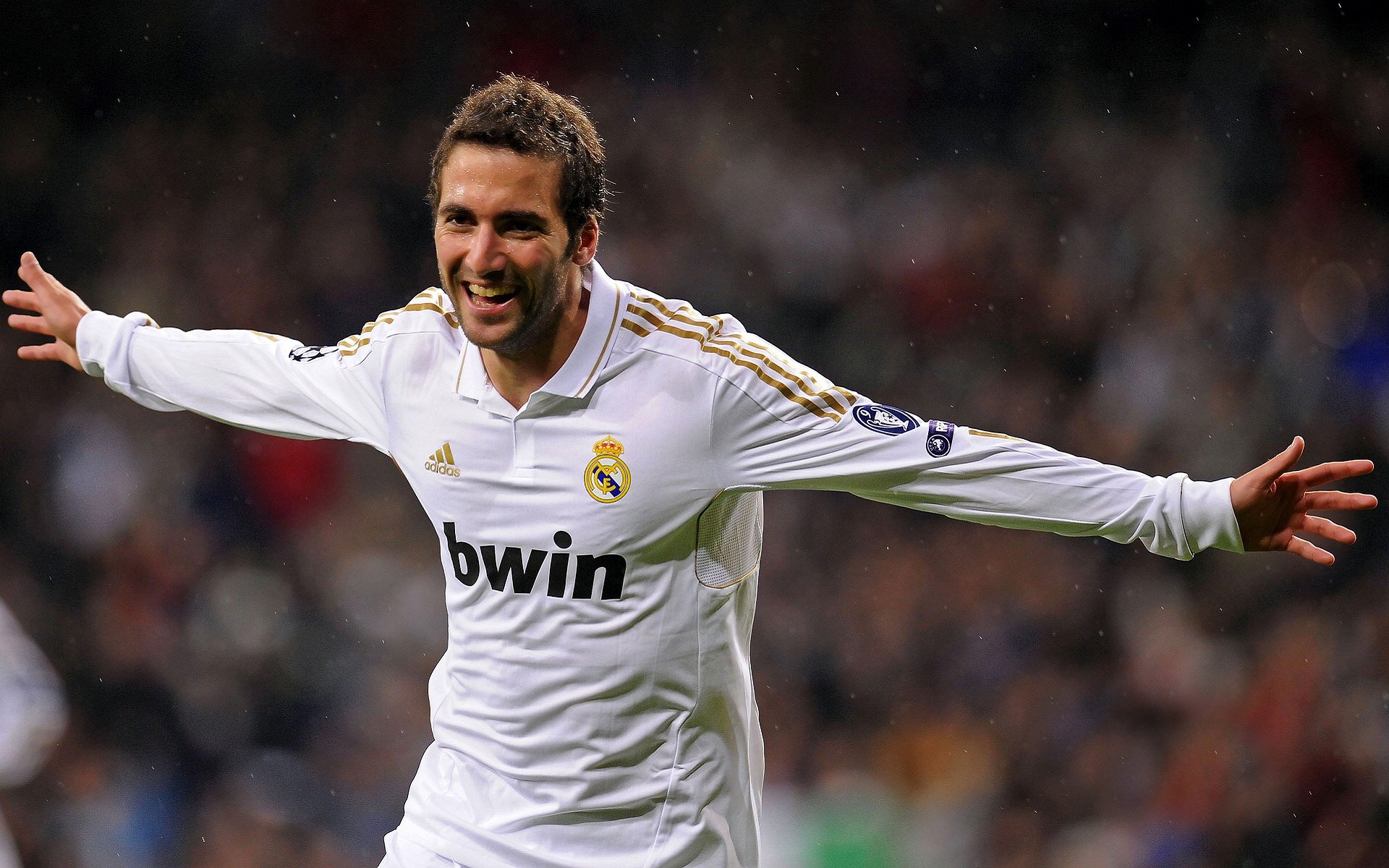 23岁新星打破尘封15年世界纪录，田径史上再添传奇一刻